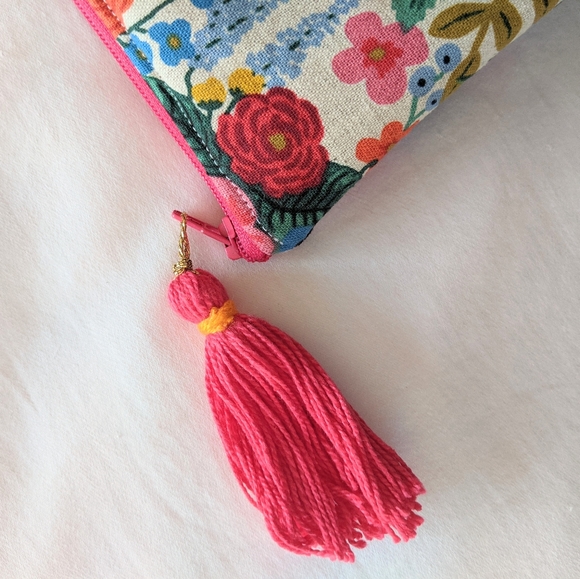 ❌SOLD❌ ♥️ RIFLE PAPER Garden Party cosmetic bag - Picture 3 of 7